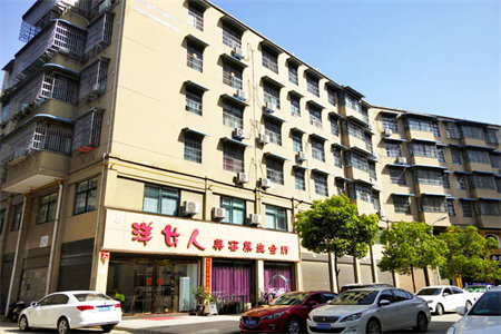 天悦名居3室2厅1卫84万105m2简装出售